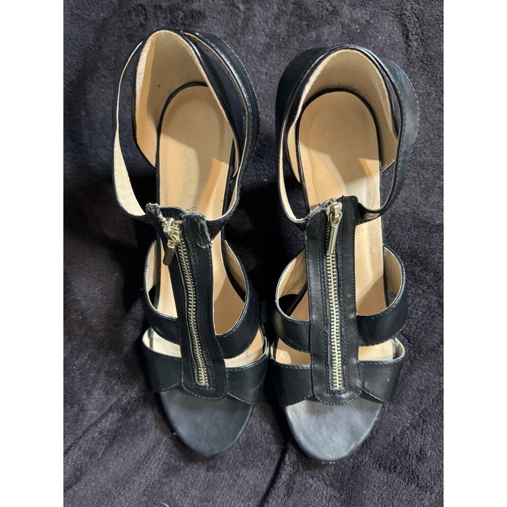 XOXO Women's Black Zip Up Open Toed Heels, 8.5